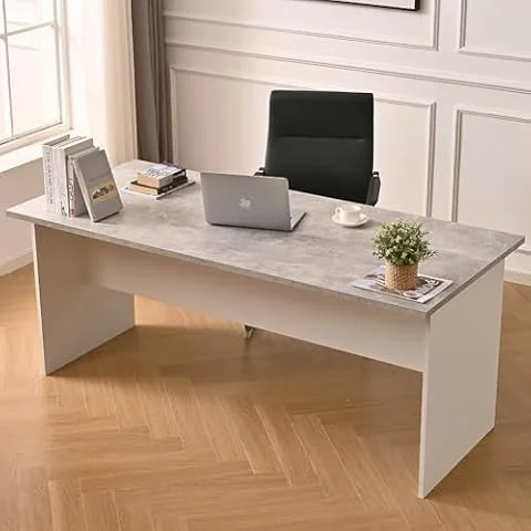 Shally Dogan Scrivania da Ufficio in Legno per Computer, Tavolo Desk Porta PC Studio, Lavoro, Cameretta, Postazione Home Office Moderno, Resistente Urti Graffi, 180 x 80 x 74 cm (Cemento e Bianco)