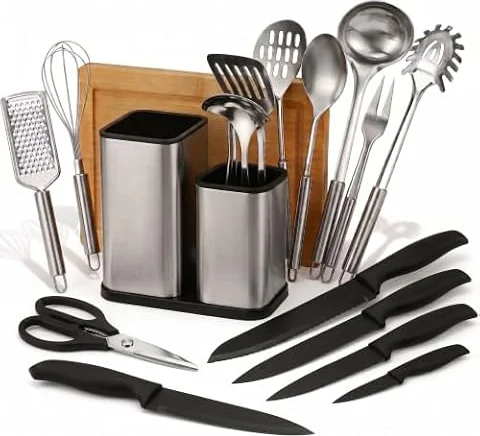 Set Utensili Cucina completo in acciaio inox da 17 Pezzi con set coltelli da cucina professionali, tagliere da cucina professionale, porta coltelli cucina e accessori cucina. Il Tuo Kit Cucina Ideale